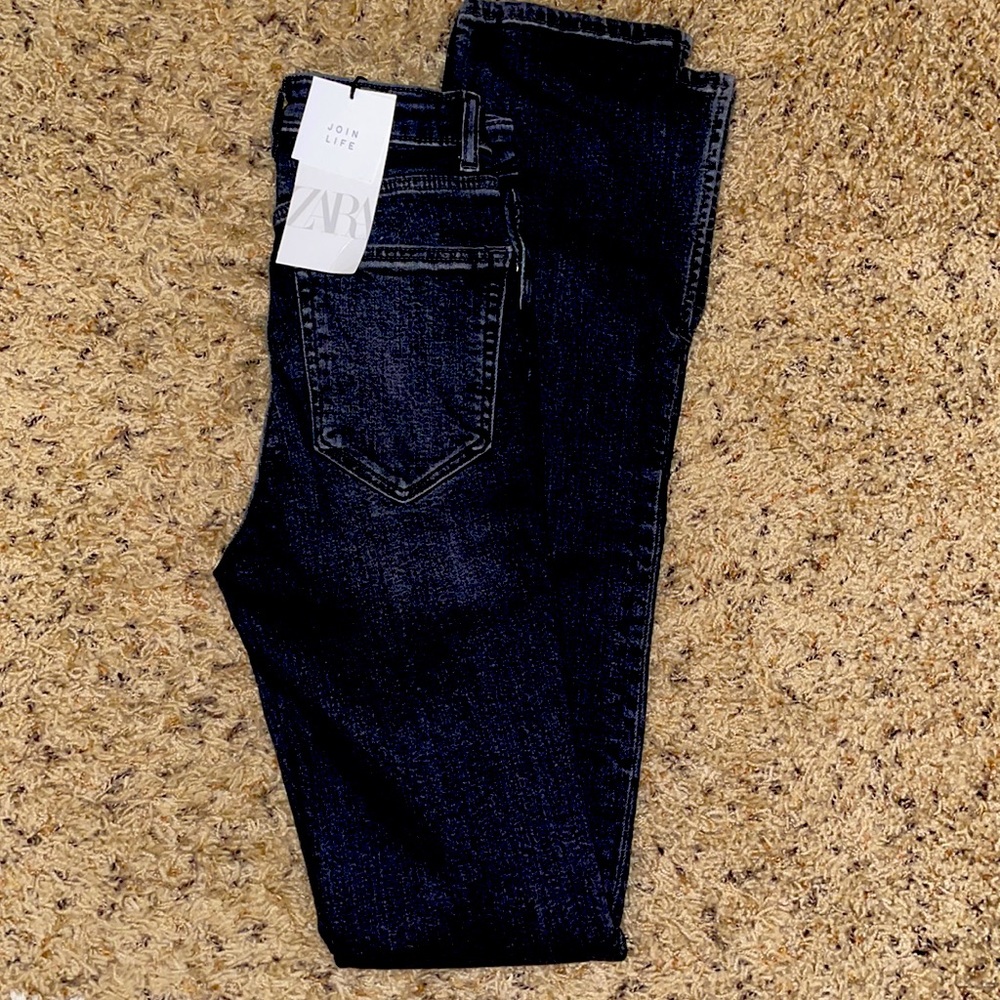 Women’s black skinny jeans